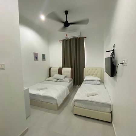 Dsinggahpcb Guest House Kota Bharu Exterior foto